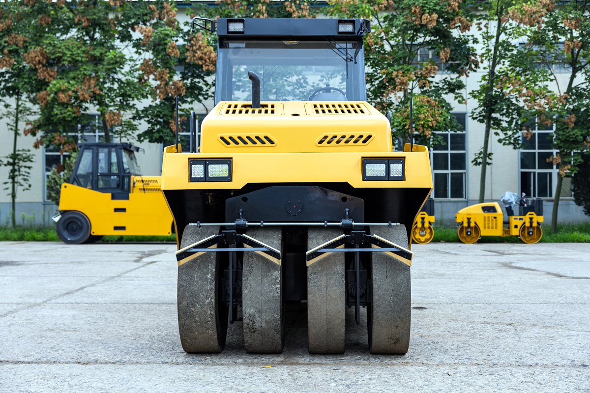 雙膠輪座駕壓路機BM2030